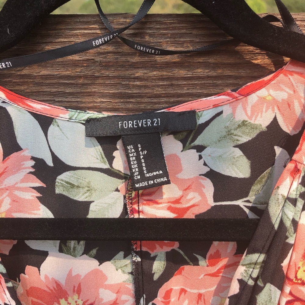 Floral long sleeve, short dress - Picture 2 of 3